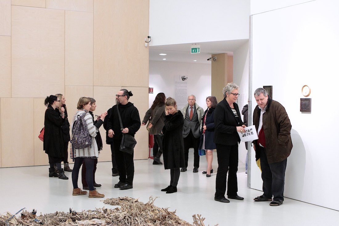 Inaugurazione della mostra "Perduto padre". Foto di Massimo Goina