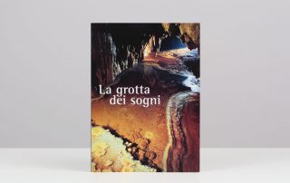 Studio Goina, grafica, fotografia, formazione. Volume "La grotta dei sogni", grafica di Massimo Goina.