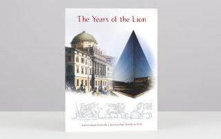 Studio Goina, grafica, fotografia e formazione, Trieste. Ideazione e realizzazione grafica del volume "The Yeras of the Lion" (edizione in lungua inglese de "Il tempo del Leone. Il lungo viaggio delle Generali dal 1831 al terzo millennio", realizzato per il Gruppo Generali, edizione inglese del 2004 distribuita nelle principali sedi internazionali del Gruppo.